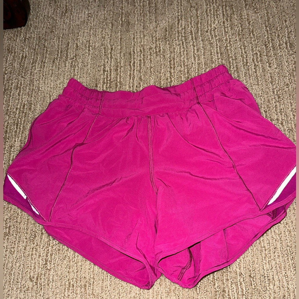 Lululemon Hotty Hot Short size 6 Talk